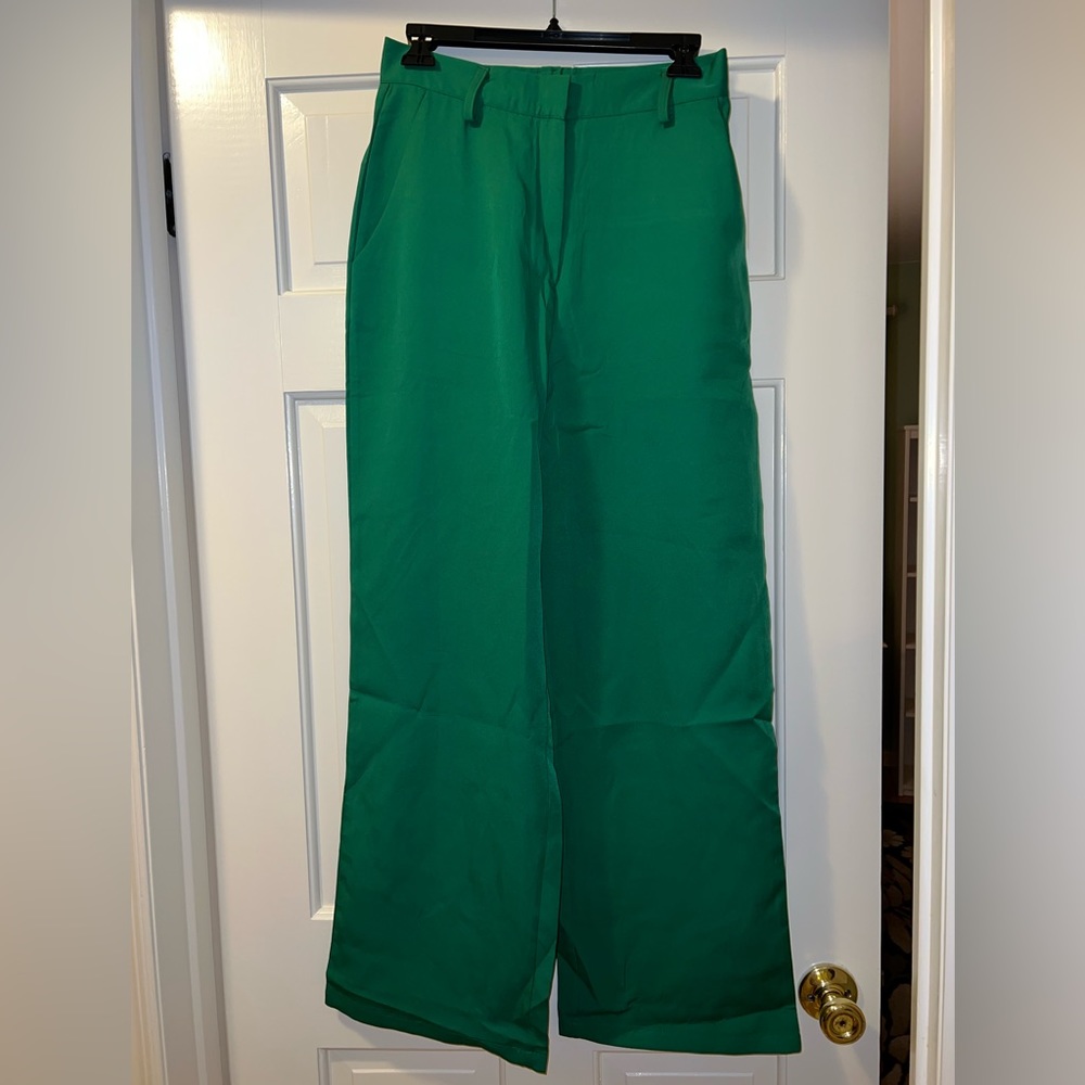 SweatyRocks never worn women’s high waisted trouser pants, green, size M.